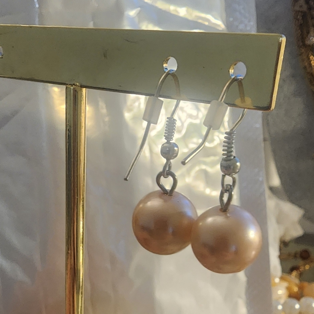 Elegant Pearl Drop Earrings - Picture 3 of 4